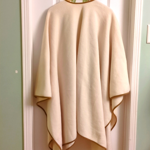 Super Warm Fleece Poncho Cardigan Sweater - Picture 4 of 7